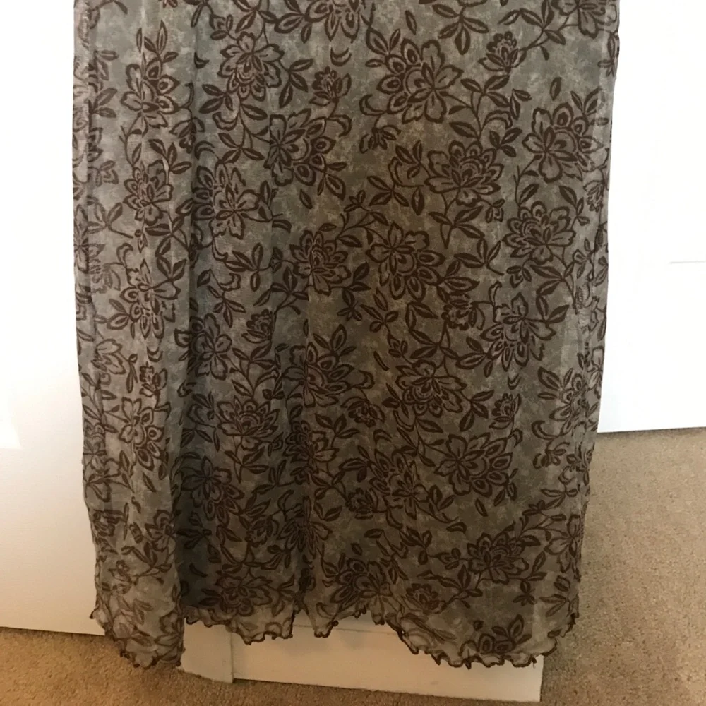 Long, lightweight dress for Special Occasion - Picture 3 of 6